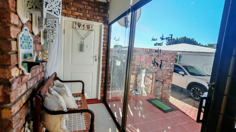 3 Bedroom Property for Sale in Deoville Park Western Cape